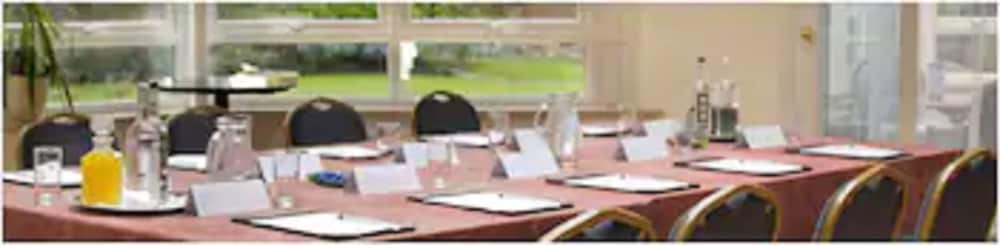 Woodlands Lodge Hotel 34/48