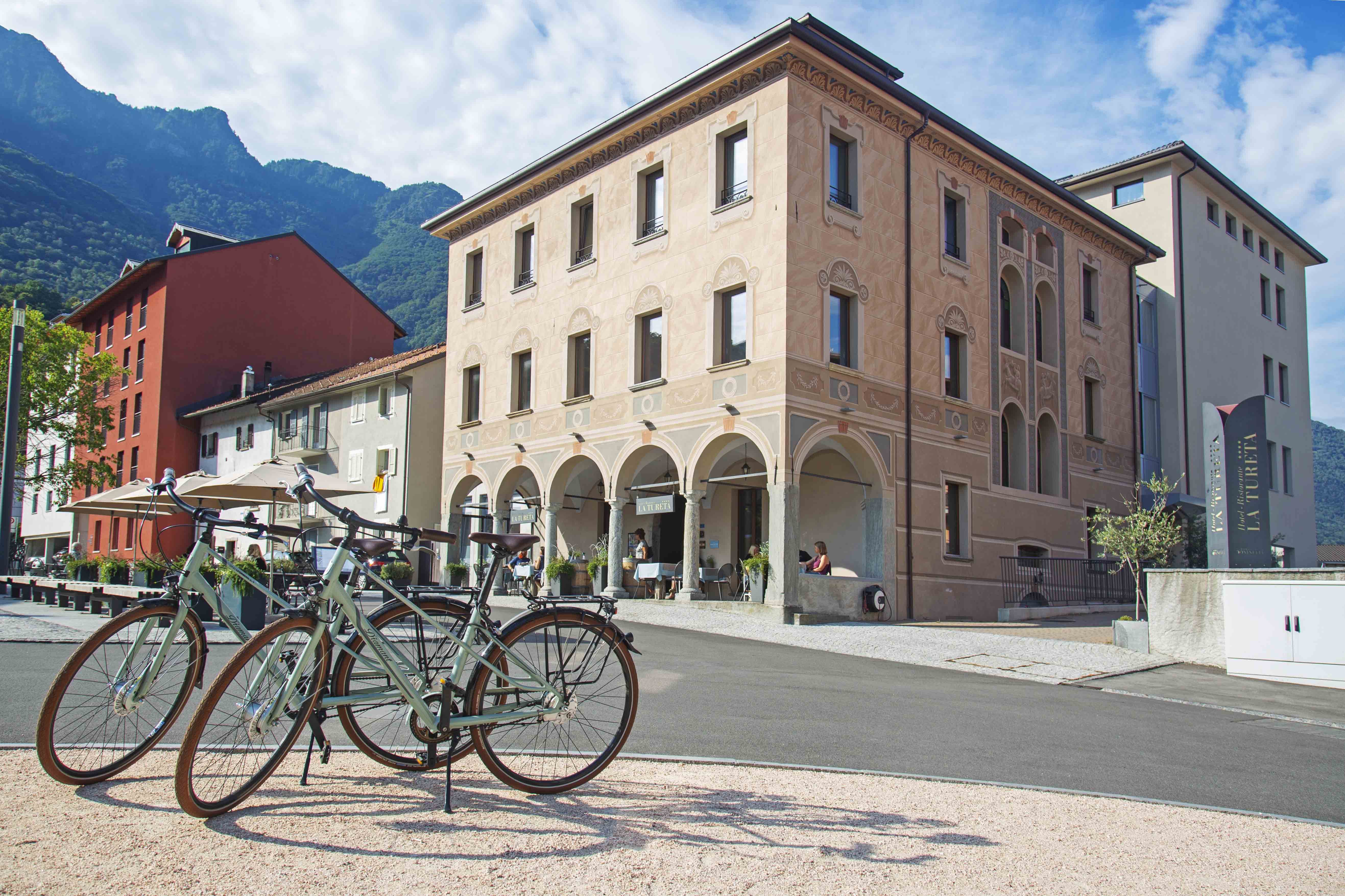 Boutique Business Hotel La Tureta 44/46