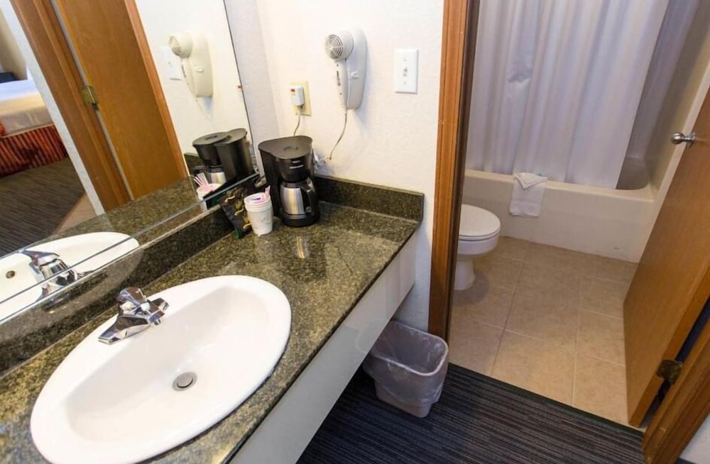 Seven Gables Inn 9/46