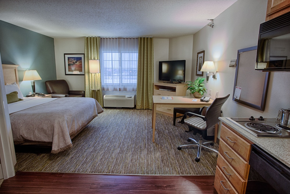 Candlewood Suites Fargo N Dakota State University 40/56