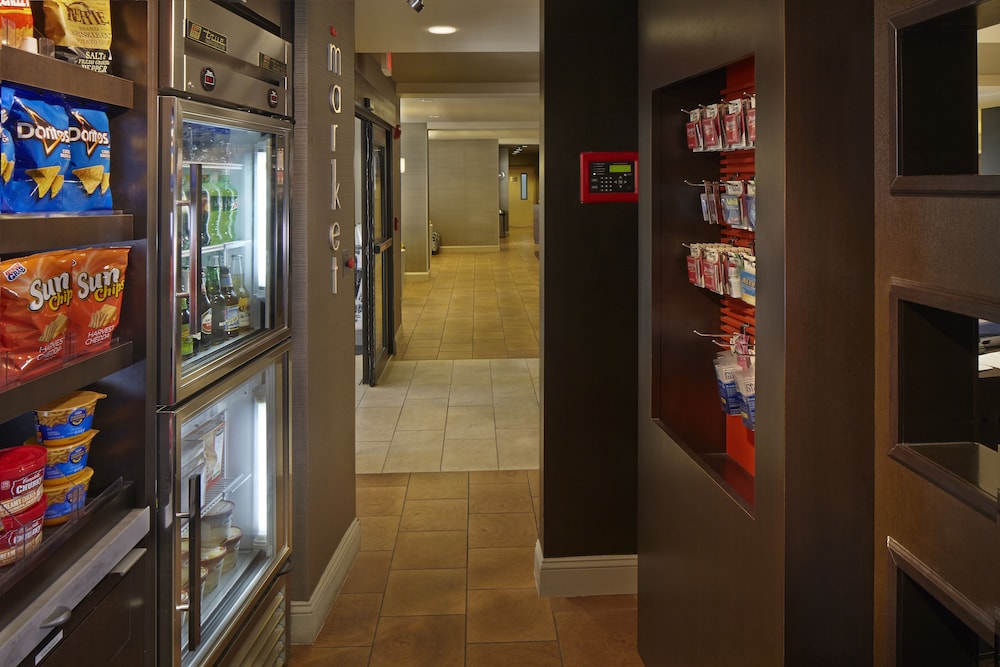 Courtyard By Marriott Orlando East/Ucf Area 8/50