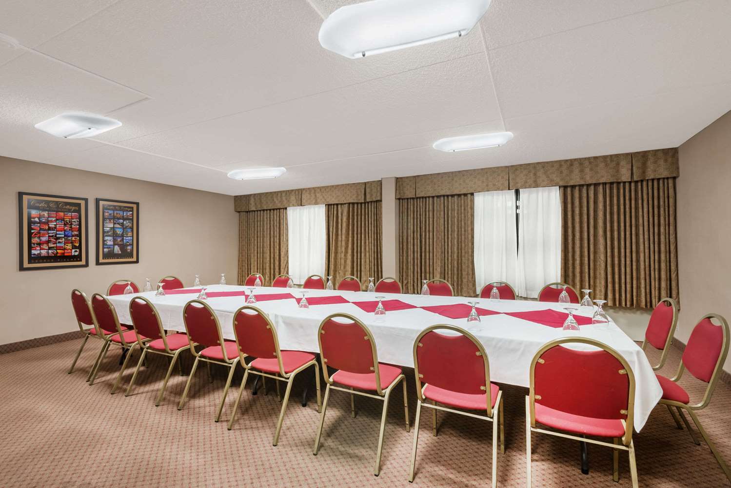 Ramada by Wyndham Watertown/Thousand Islands NY 24/37