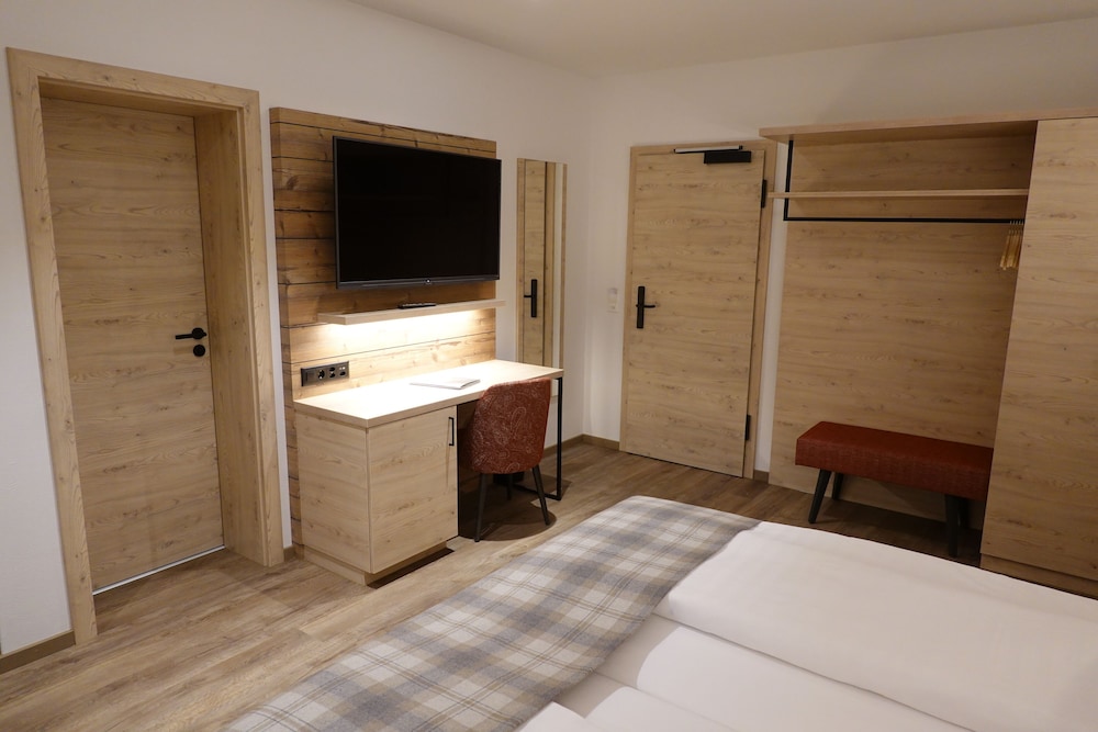 Hotel Schweizerhof 11/30