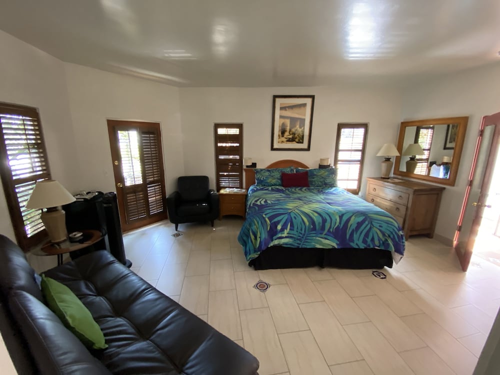 Villa Rosa Inn 23/78