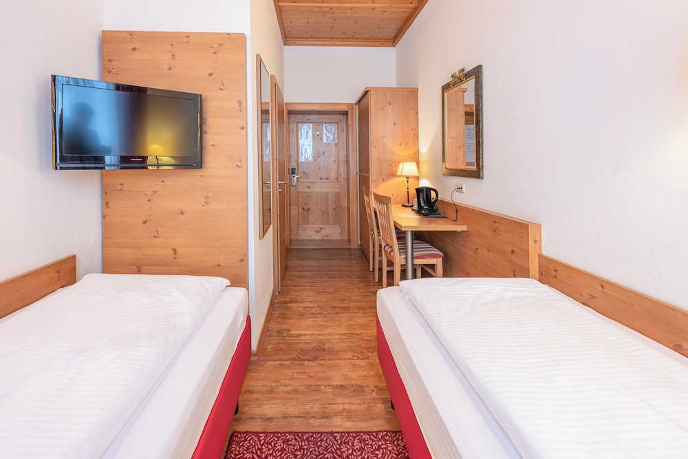 COMFORT, TWIN BEDS