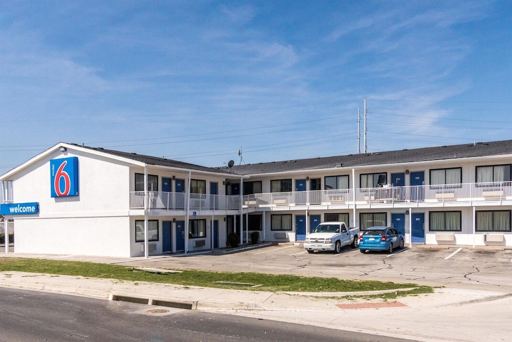 Motel6 Fort Worth, TX - North photo4