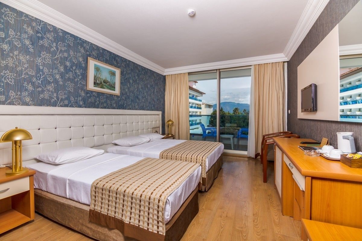 STANDARD, SEA VIEW