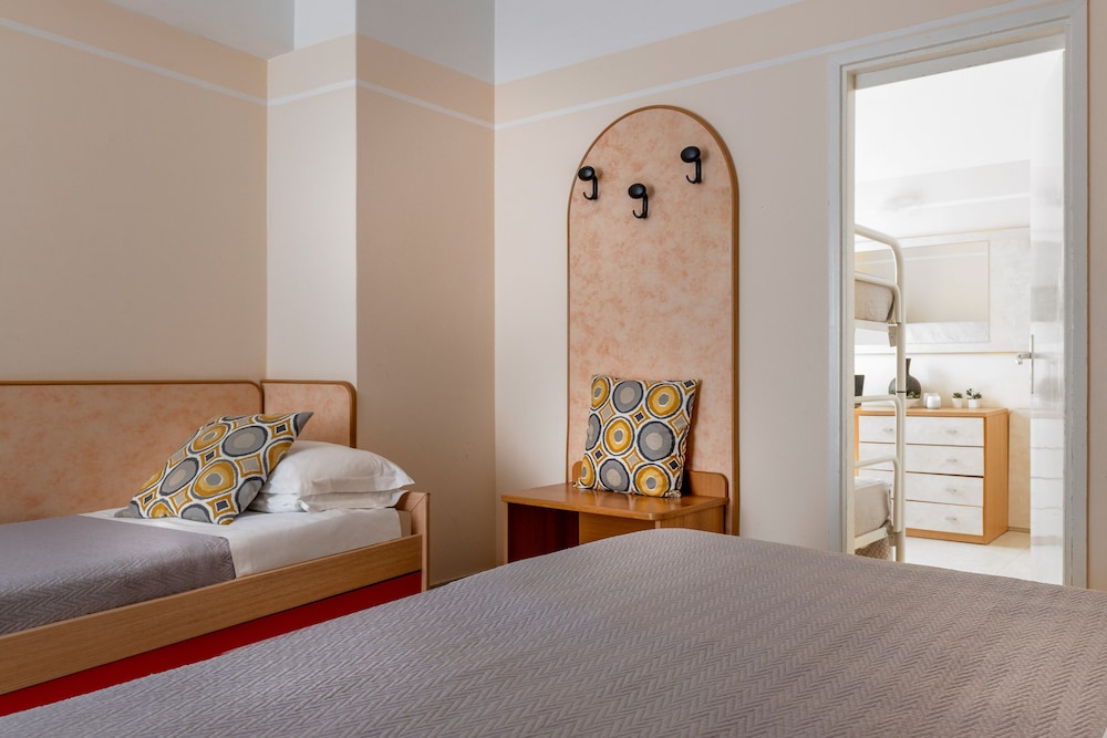 Hotel Eliseo 10/50