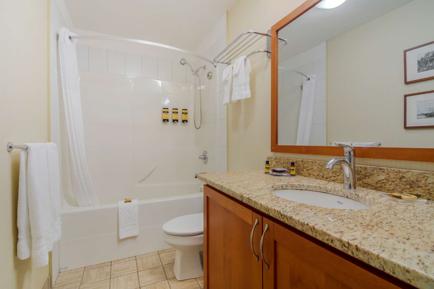 Best Western Plus Chemainus Inn 26/26