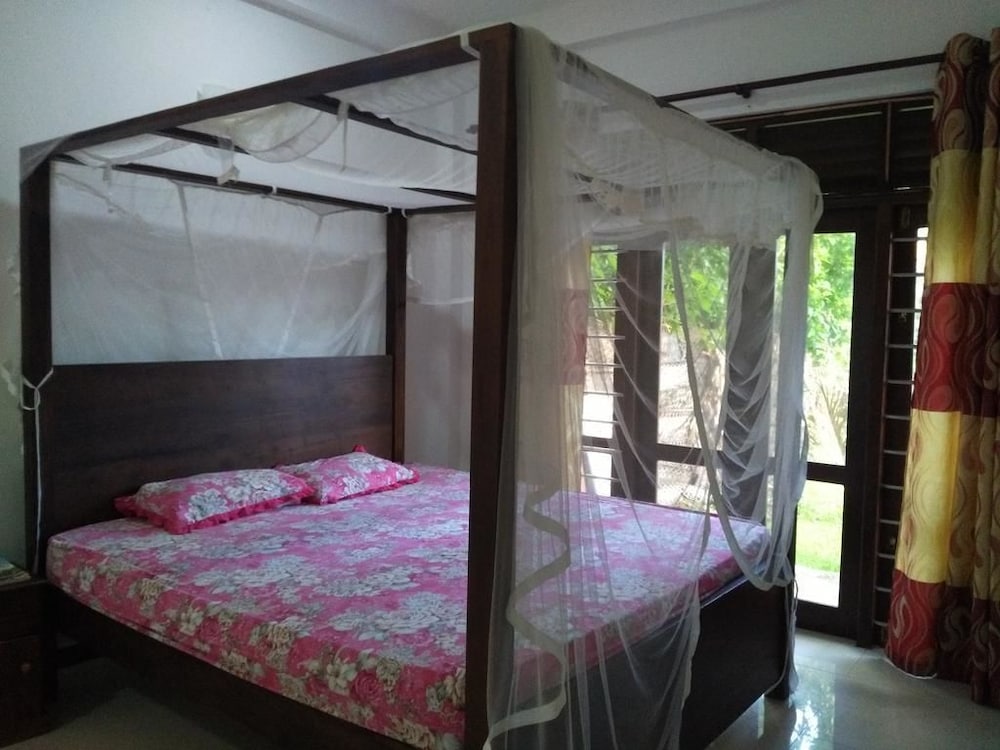 1 Bedroom, Classic, King Bed, Garden Area, Accessible