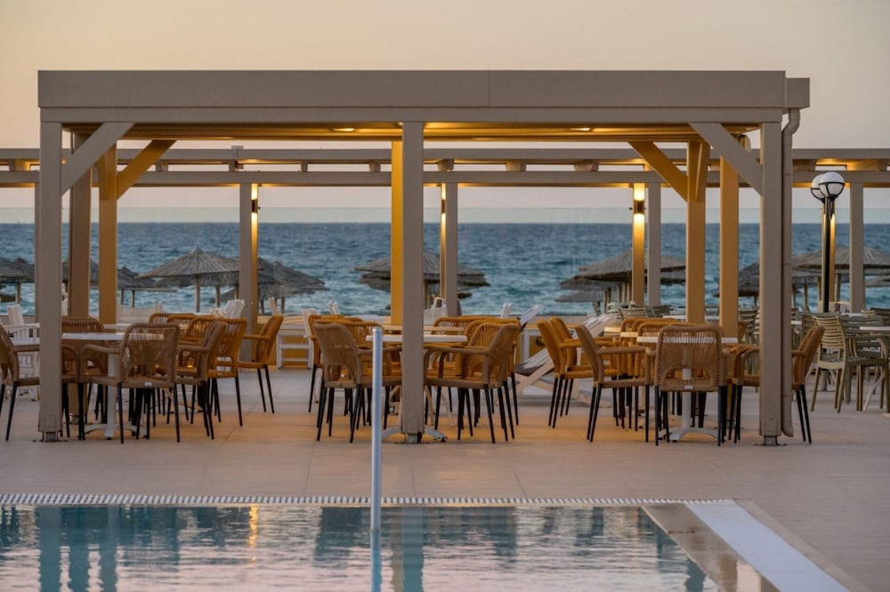 Zeus Hotels Neptuno Beach 58/69