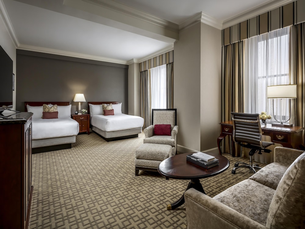 Fairmont Royal York Gold Experience 10/50