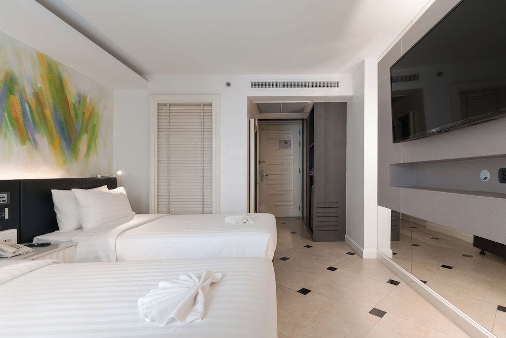 Skye Hotel Bangkok 18/58