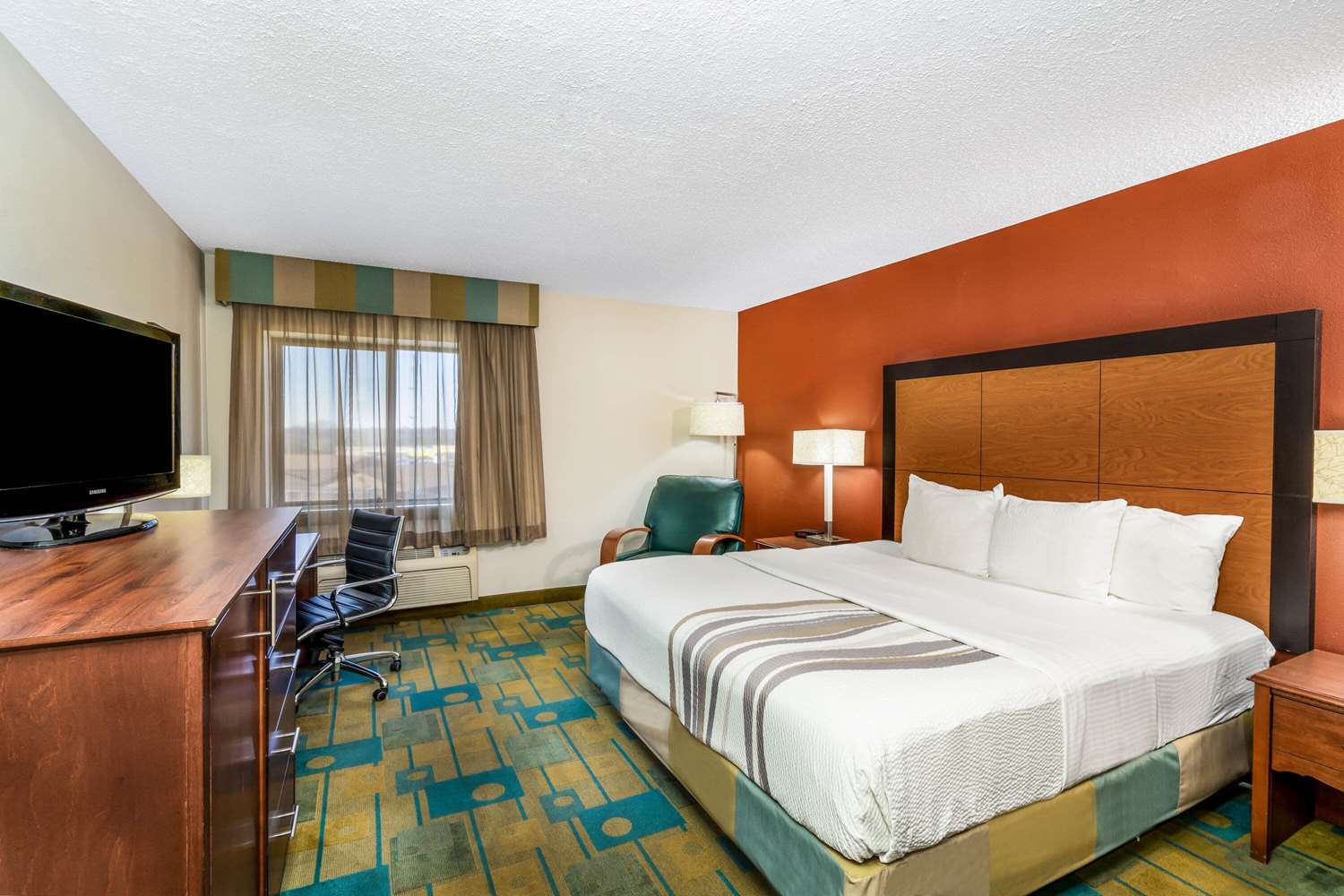 Baymont by Wyndham Meridian 4/34