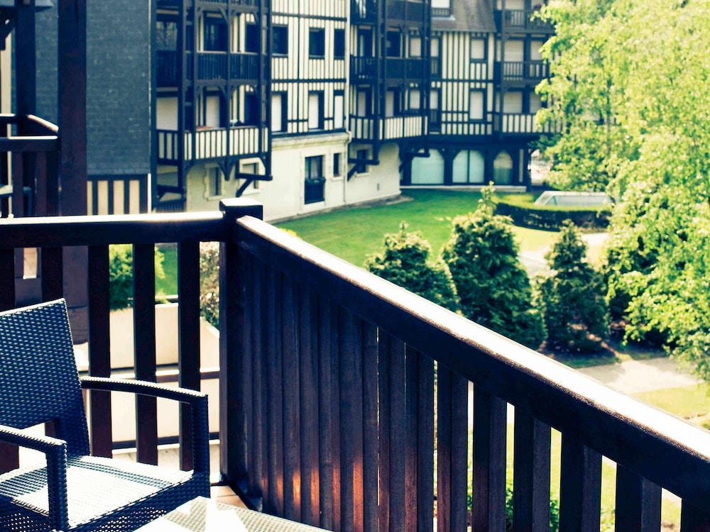 Mercure Deauville Centre 68/71