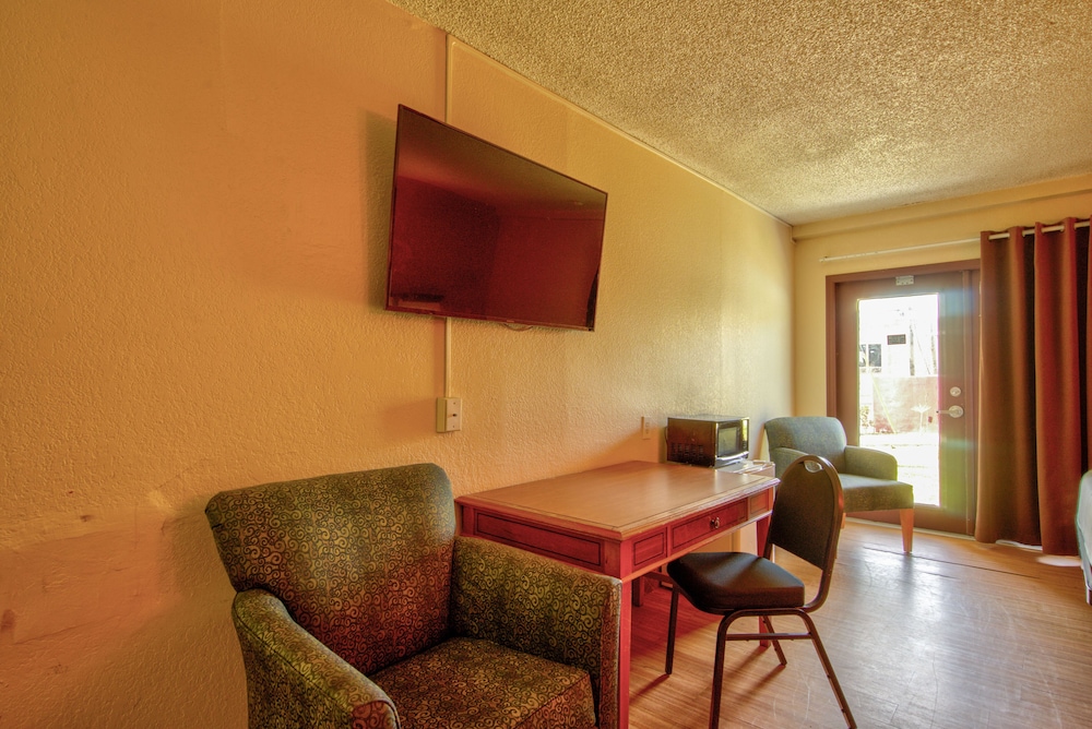 Clearwater Hotel 21/27