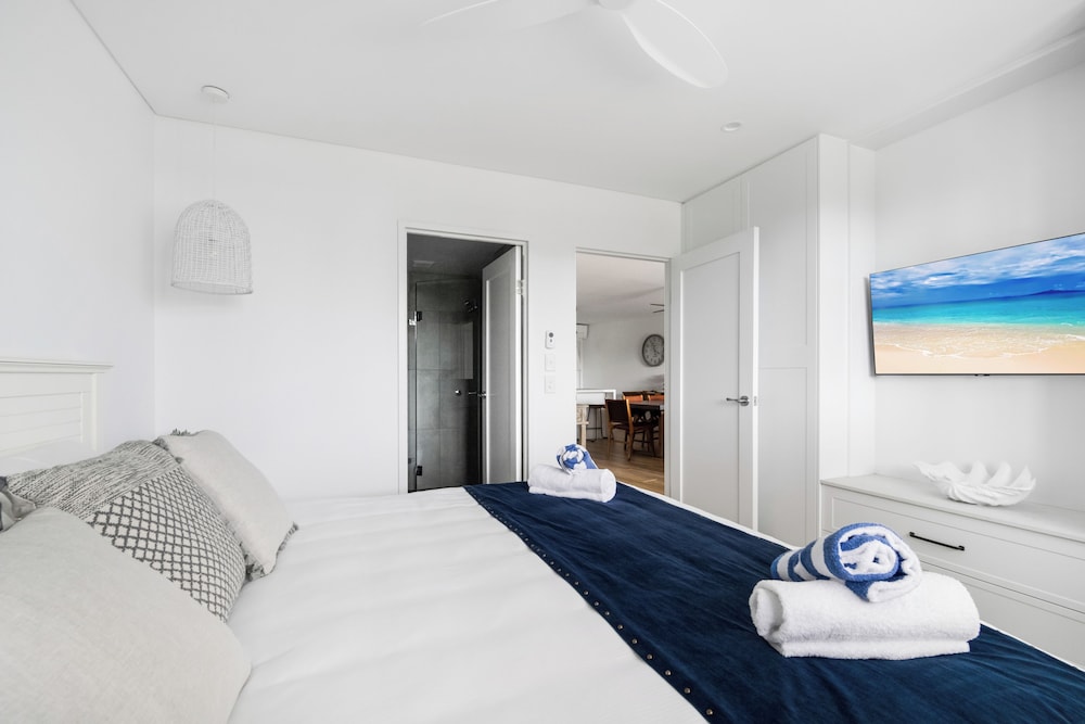 BAY ROYAL APARTMENTS 21/50