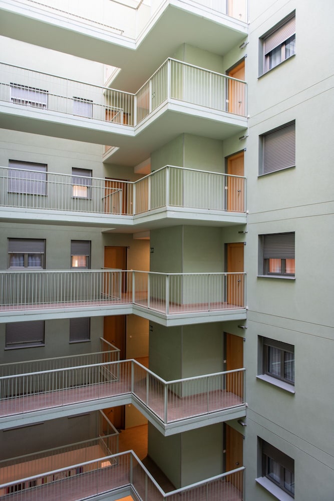 Aura Park Aparthotel 2/69