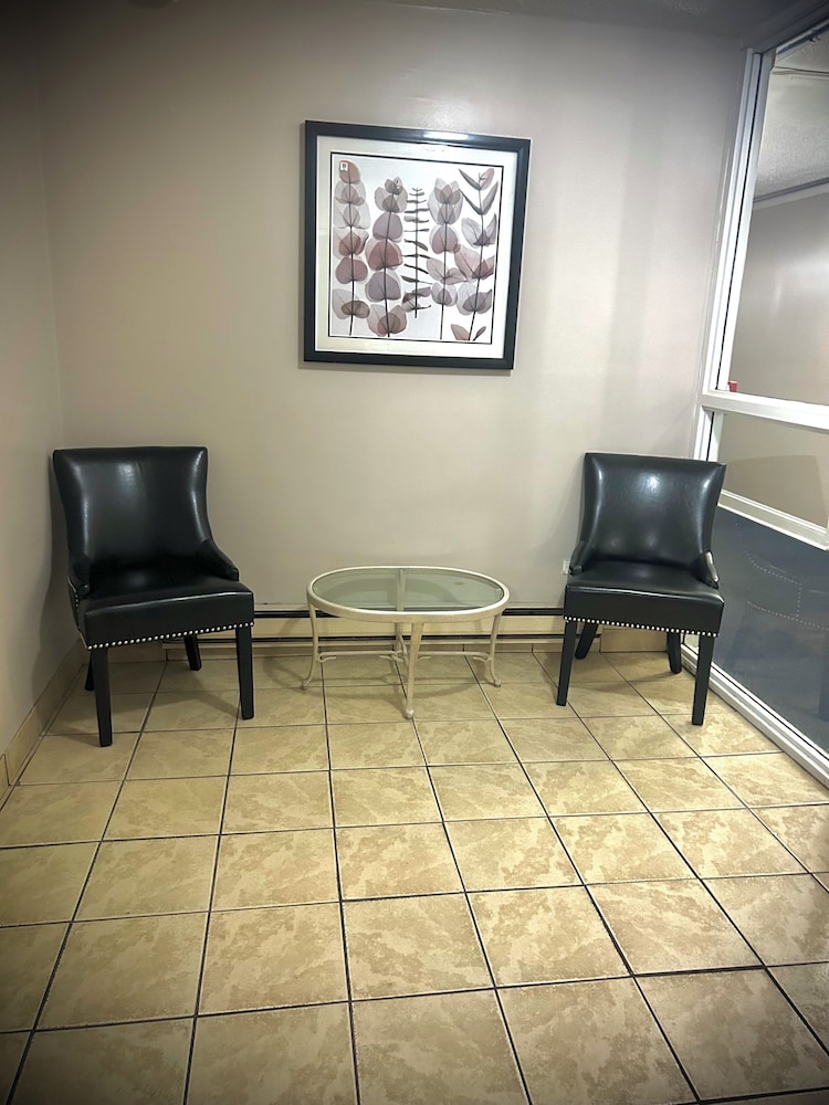 Apm Inn & Suites 48/54