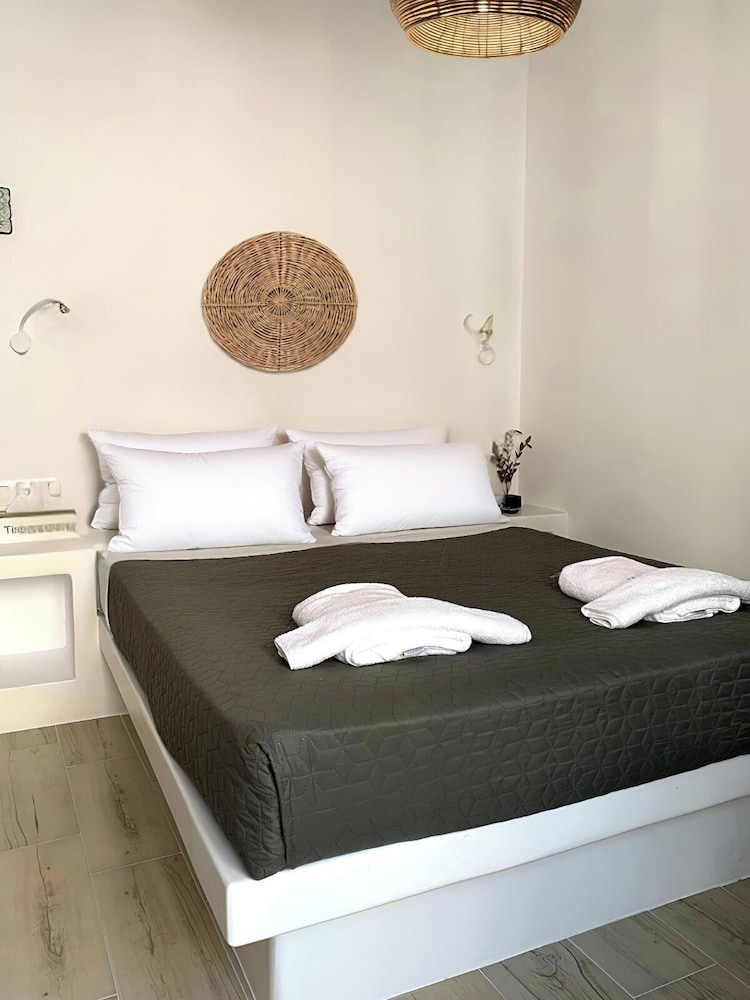 ROOM, TRIPLE