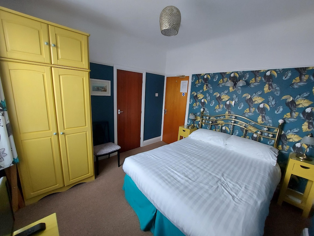 The Hilary Guest House 19/43