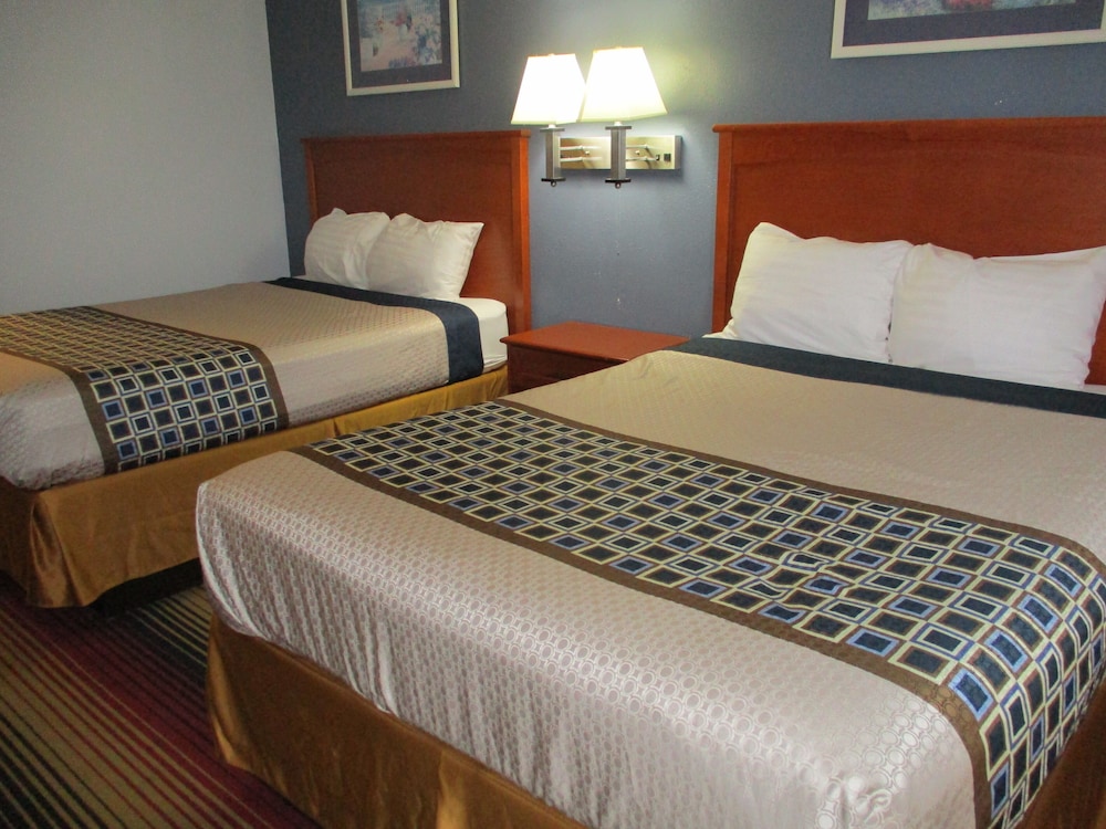 Travelodge by Wyndham Spirit Lake/Okoboji 29/53