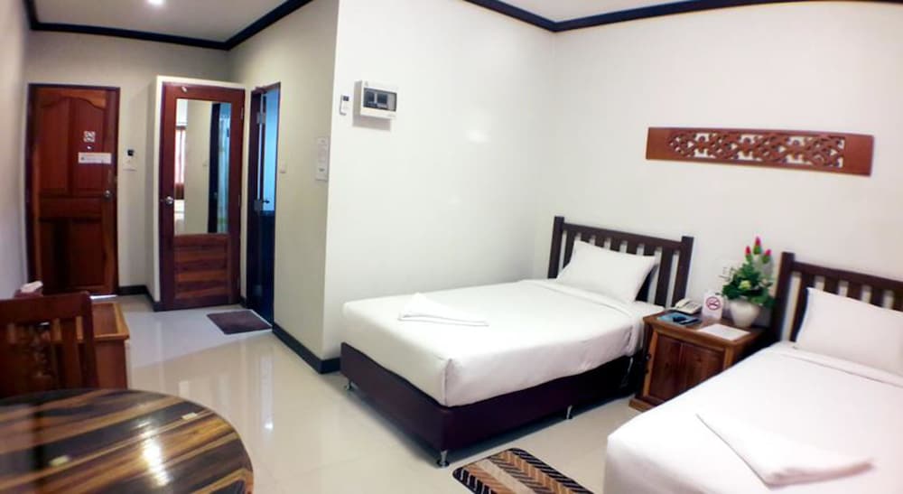 Khum Nakhon Hotel 15/47