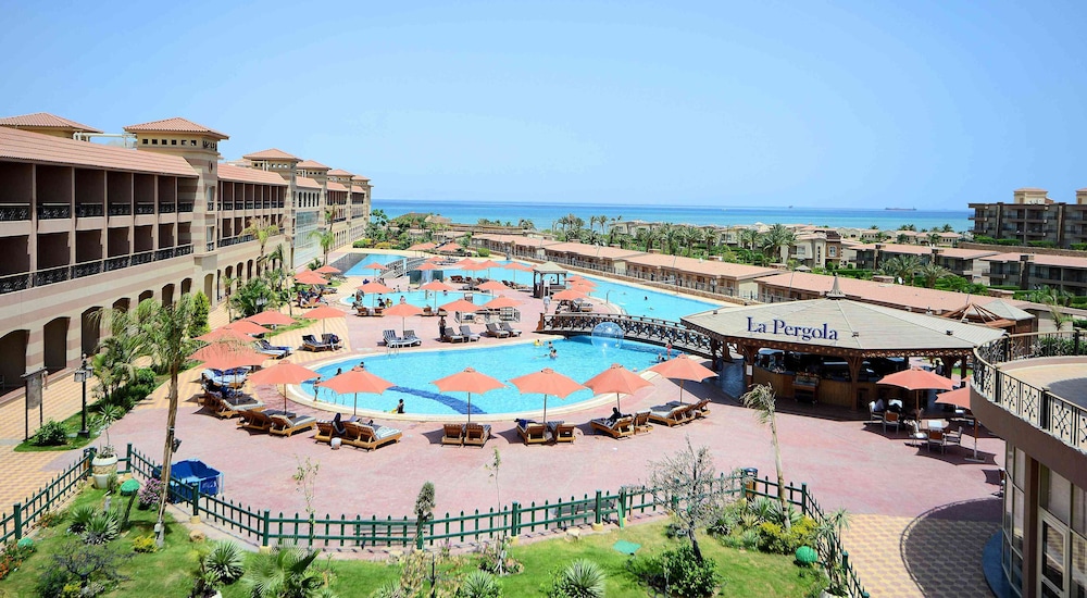 Coral Sea Beach Resort & Aqua Park 45/50