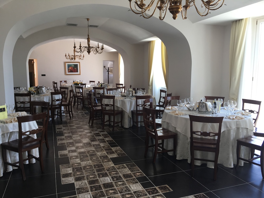 Palazzo Cestari Hotel 56/70