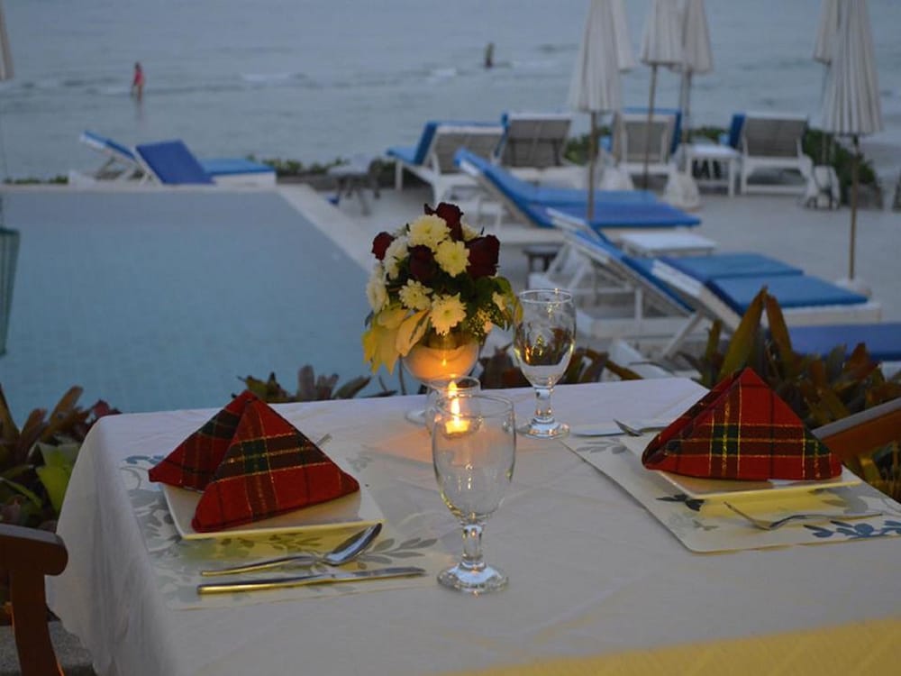 Nern Chalet Beachfront Hotel 52/74