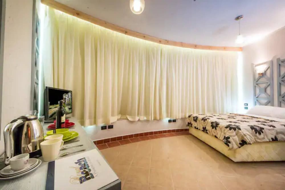 Royal Beach Serviced Apartments 61/75