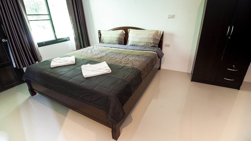 3 BEDROOMS, VILLA