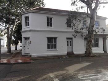 Freedom Media Guest House 1/16