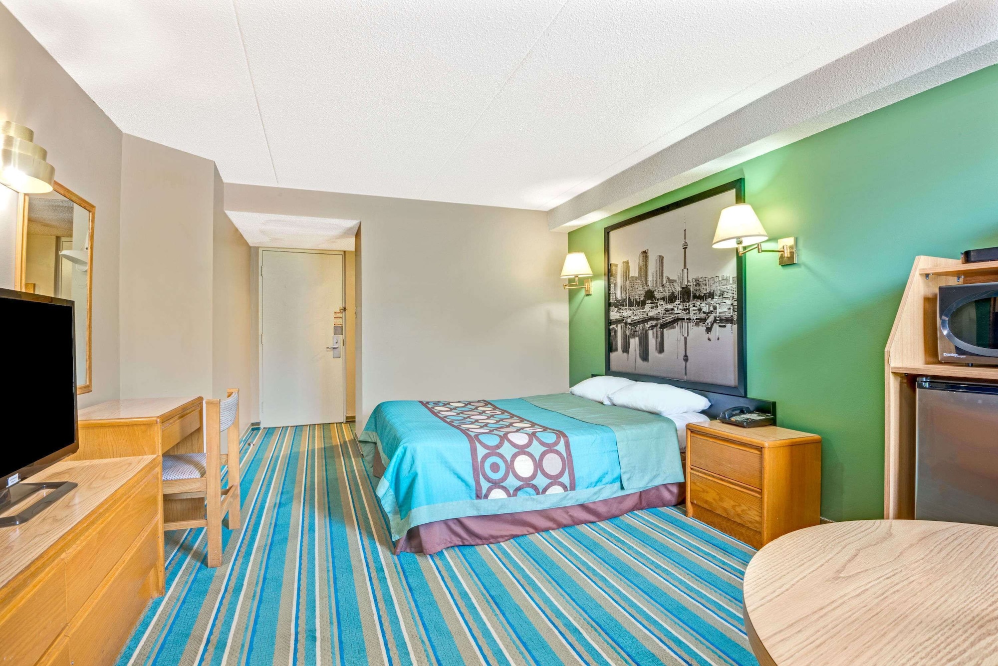 STANDARD, QUEEN BED