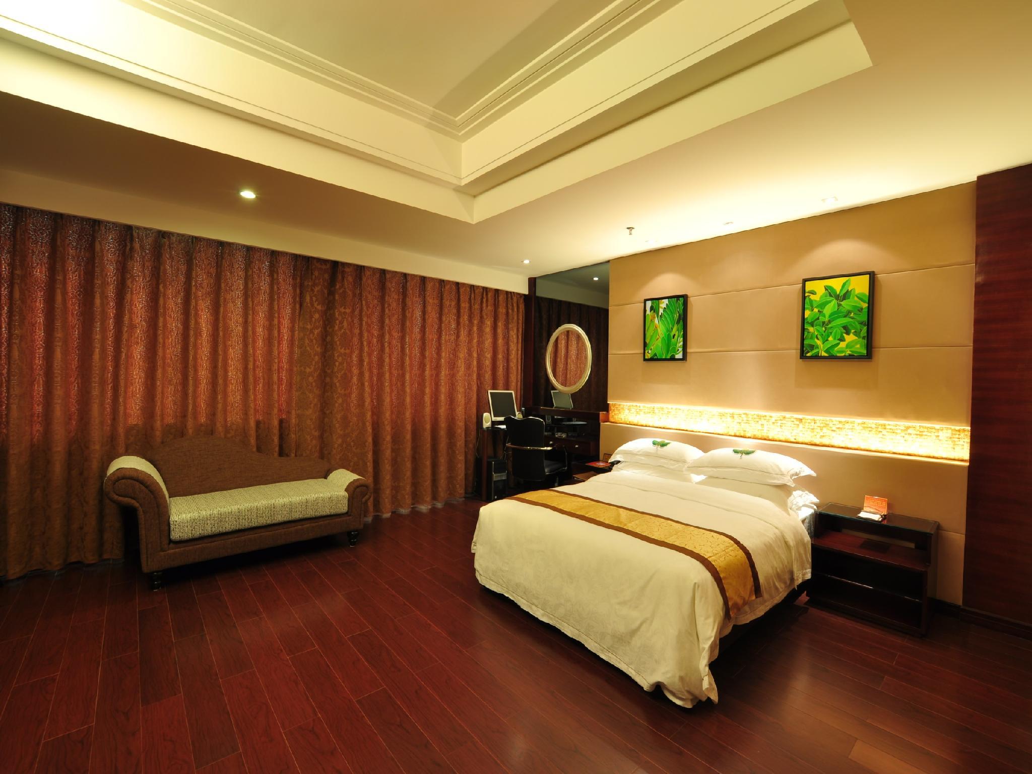 Deluxe, Queen Bed