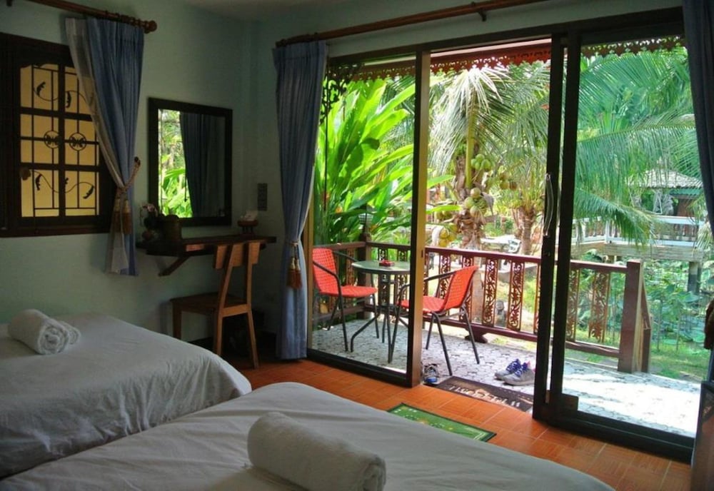 Himawari Restaurant & Cottage 7/34