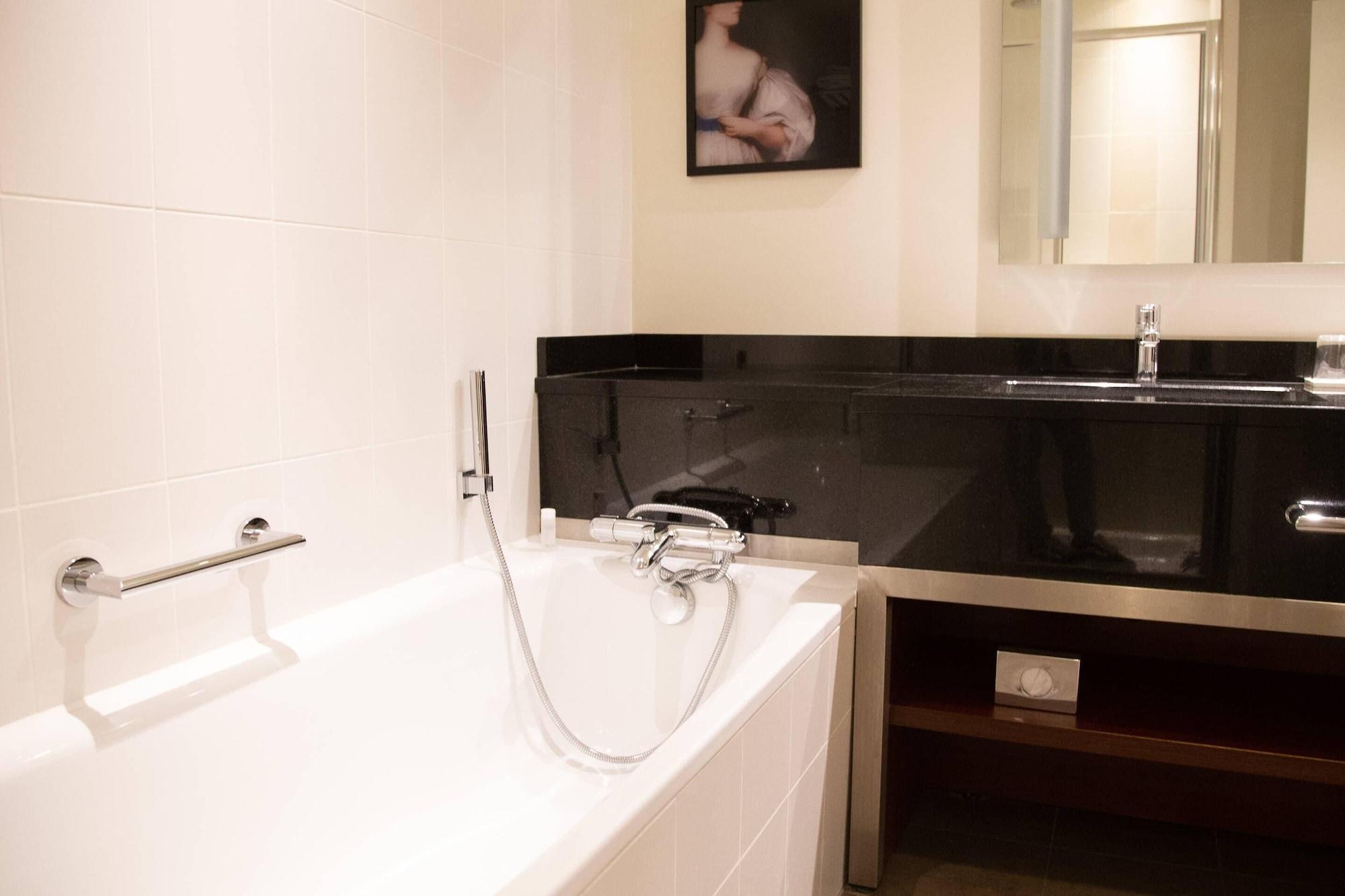 2 Rooms, Apartment, Multiple Beds، Clarion Paris CDG Airport 6/6