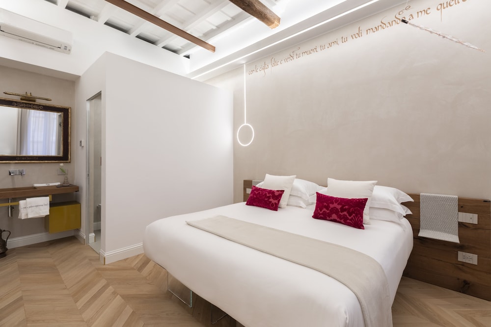 2 BEDROOMS, EXECUTIVE, SUITE, 2 BATHROOMS