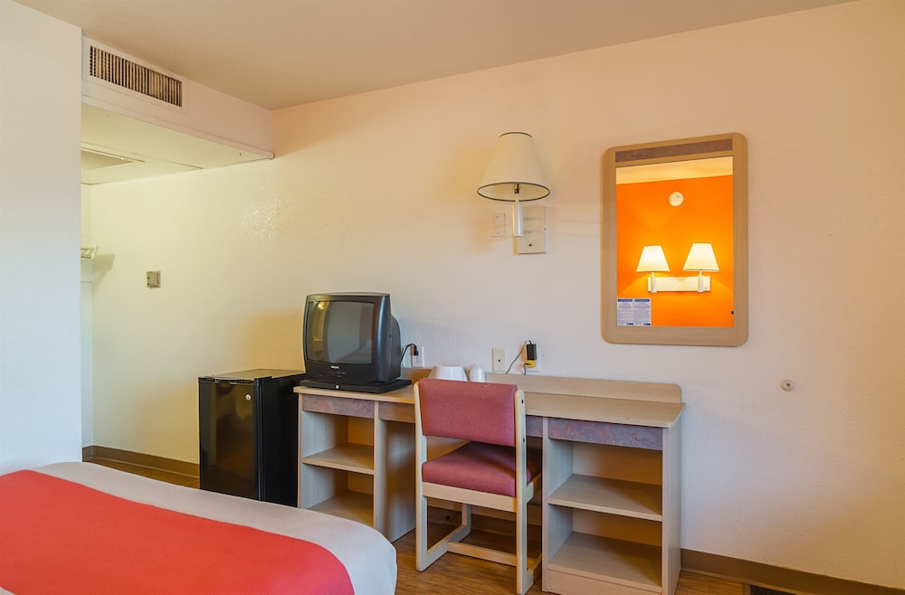 Motel6 Russellville, AR 25/49