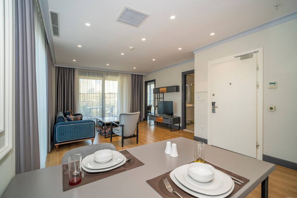 Rusel Park Residence 36/50