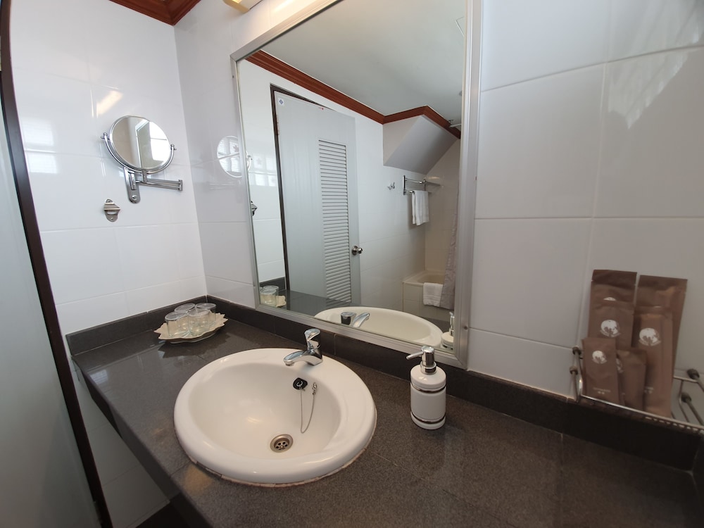 Sakol Hotel 21/65