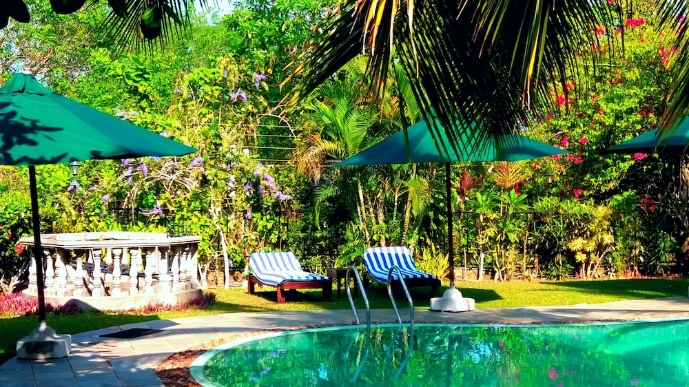 Asian Jewel Boutique Hotel 34/39