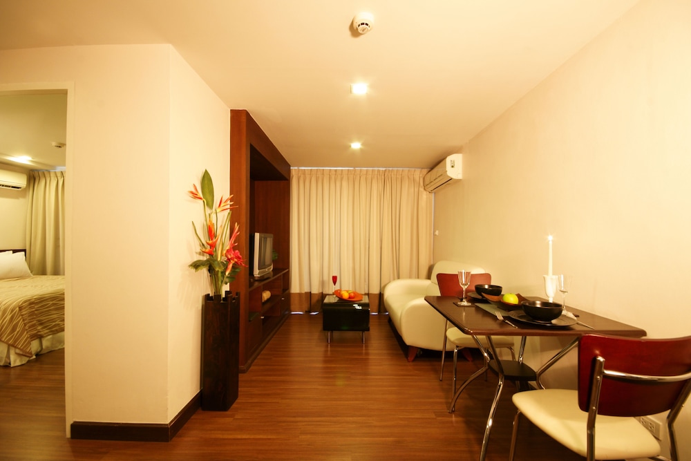 I Residence Hotel Sathorn 42/59
