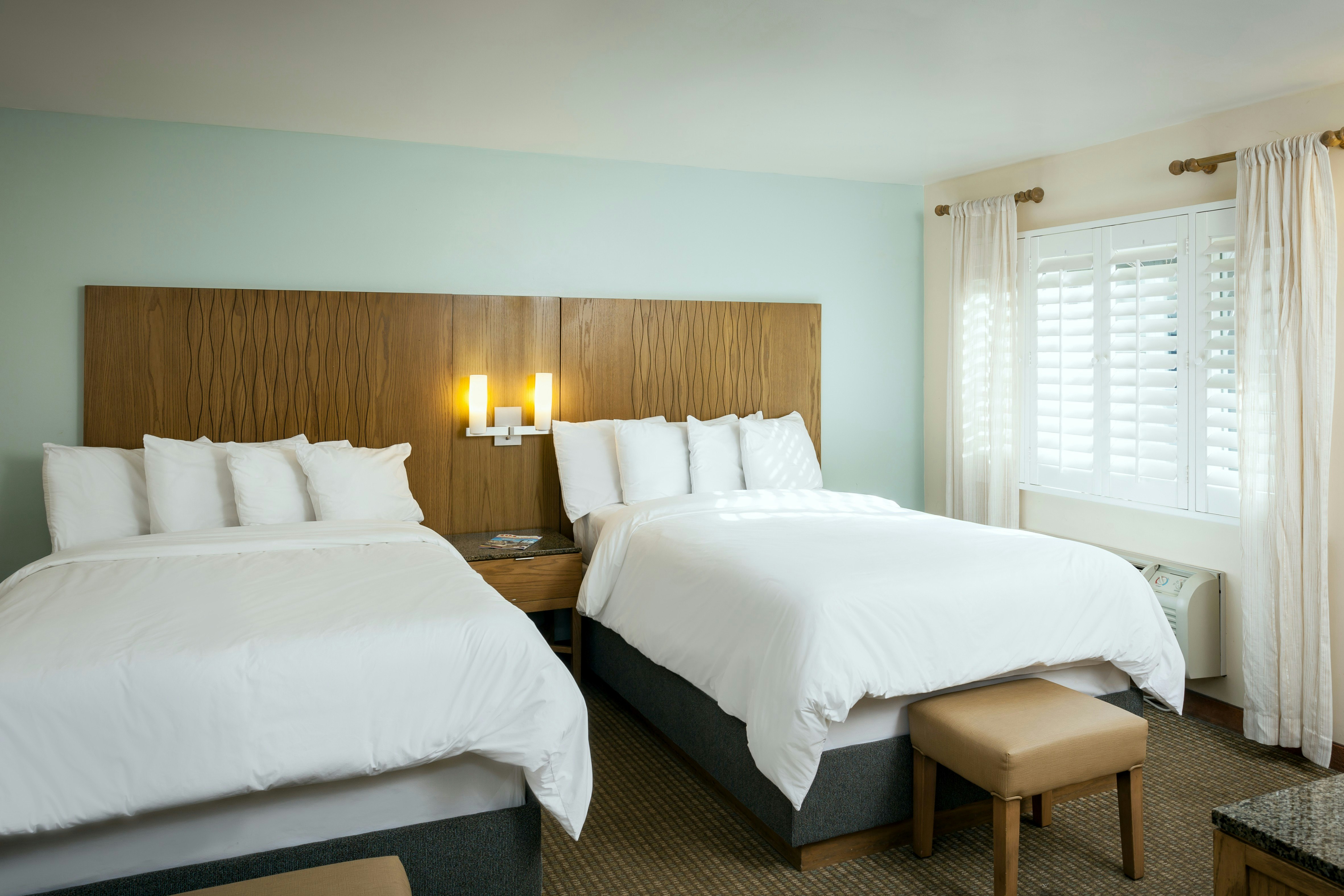 Pb Surf Beachside Inn 10/31