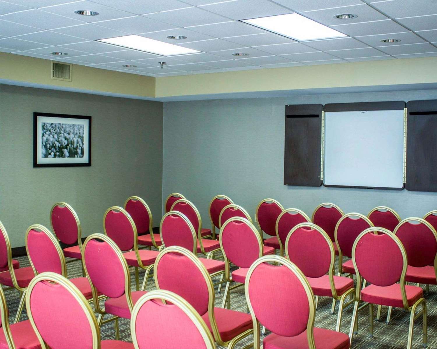 Comfort Inn & Suites Fuquay Varina 30/35