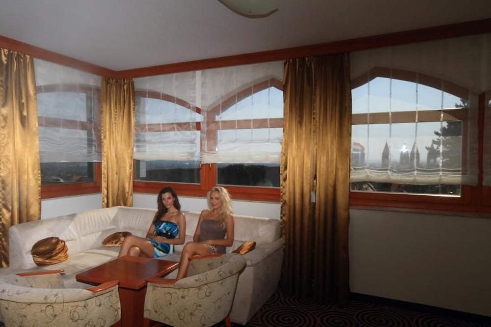 Hotel Millennium 32/50