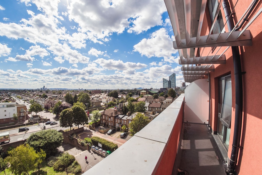 Ilford Tower Apartments 39/45
