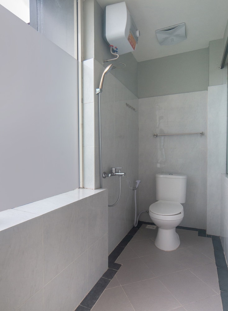 OYO 3216 Ellegan Residence 16/16