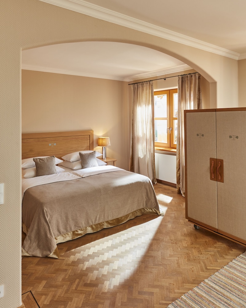 Hotel Bachmair Weissach 11/76