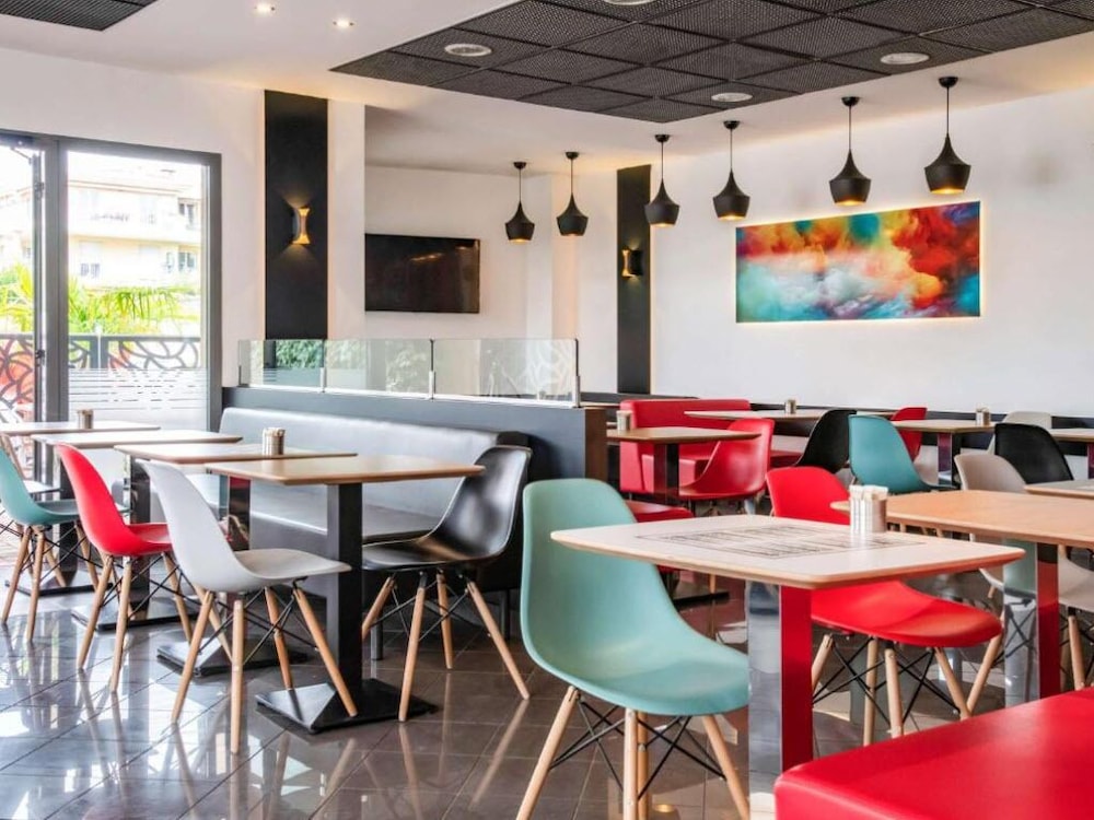 Ibis Cannes Mouans Sartoux 14/18